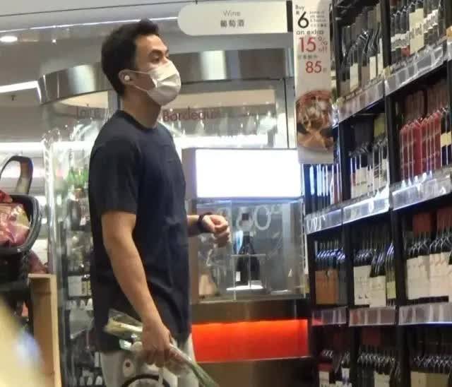 原创何猷启送走齐娇与孩子后忙约新欢，但三太只认可齐娇为儿媳