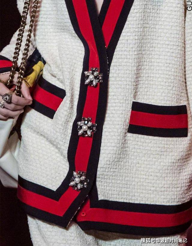 珍珠|谁说珍珠是奶奶辈的专属？这样穿戴太显气质，从老年圈拉回时尚圈