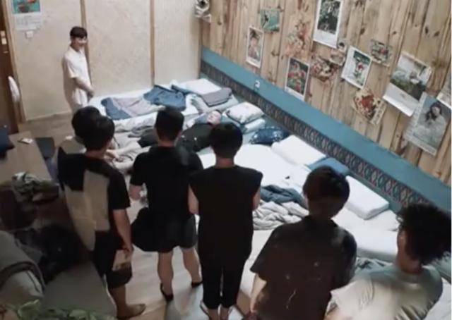 陆柯燃|原创岳云鹏综艺捞金被嘲敷衍，《极挑》不记嘉宾名，《向往》只会睡觉