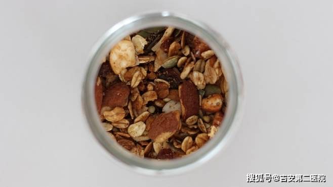 这些零食要少吃，长期食用有害健康！