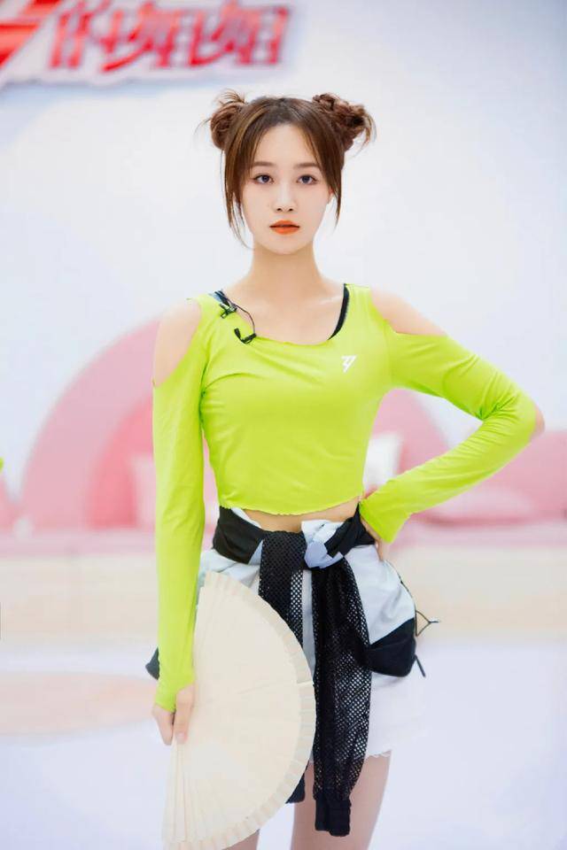 伊能静|含沙射影讽张含韵,套路伊能静,蓝盈莹越横观众越看不起她?