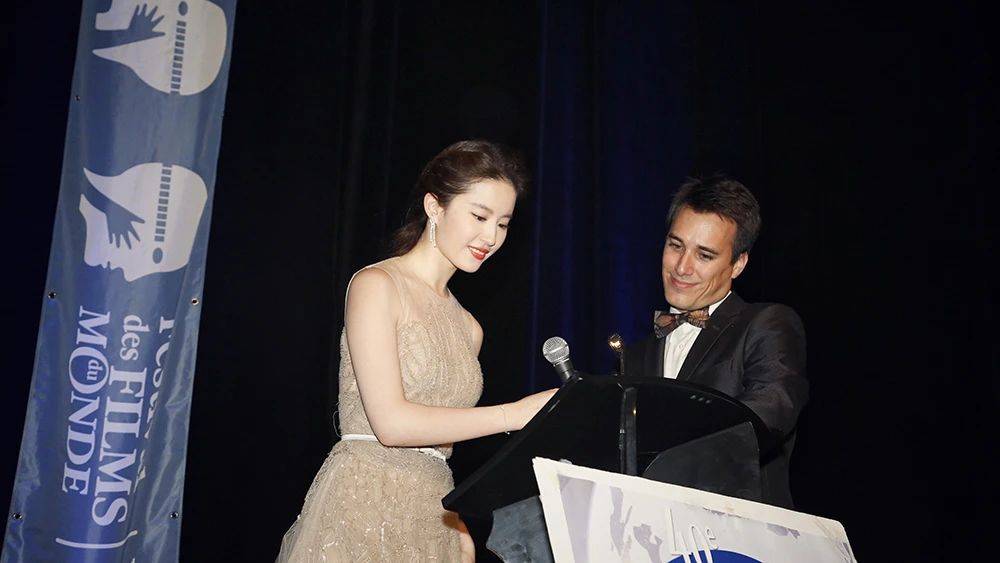 电影|原创85花女星海外奖项排名,杨幂唐嫣令人羡慕,赵丽颖遗憾挂零