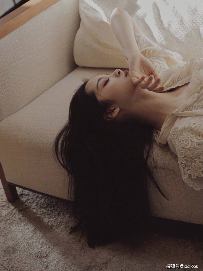 大片|当欧阳娜娜开始拍轻熟风大片，我才发觉，那个少女长大了