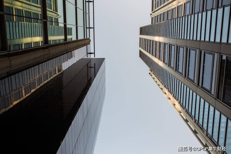 房产|金融街上半年业绩预降八成 房企排名下滑3位