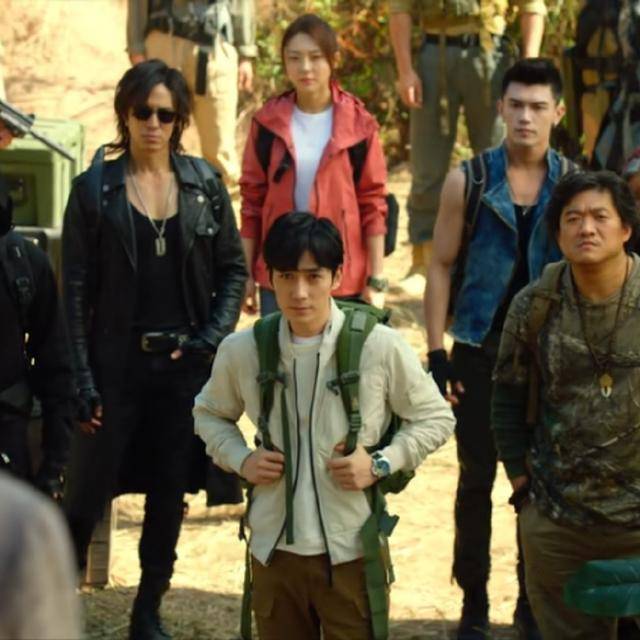 龙的|原创朱一龙拍照不换表情,被粉丝制成大合集,本尊翻牌留言:请撤回