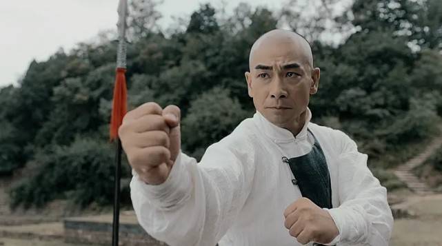 赵文卓消失的8年:无人报价、频繁接烂片,靠吃老本赚零花钱!