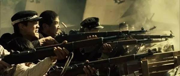 二战|二战传奇步枪，常能把机枪打到哑火，为何却在战后被中国军队嫌弃