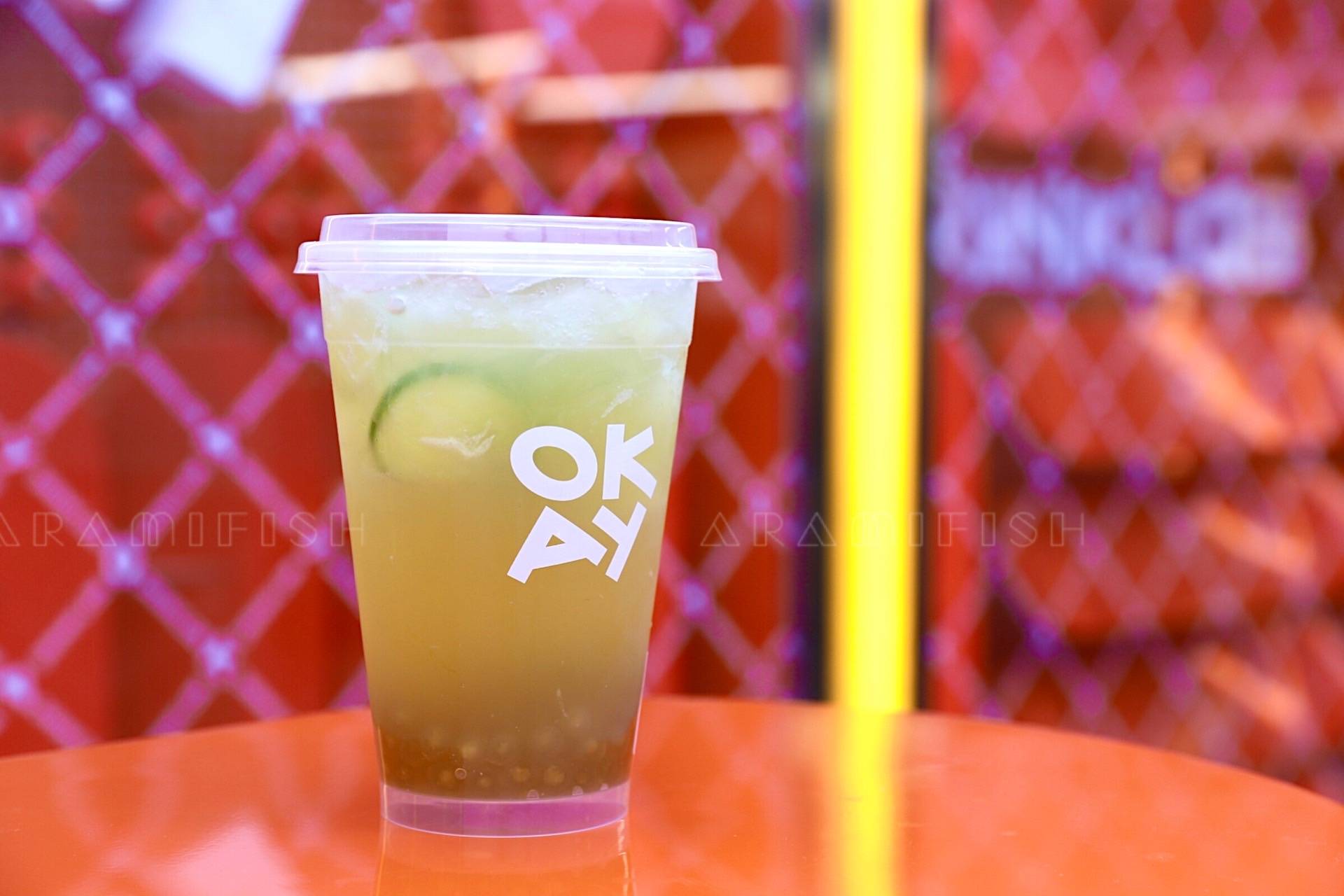 年轻人|她来了她来了，她才不是平平无奇的饮品小天后