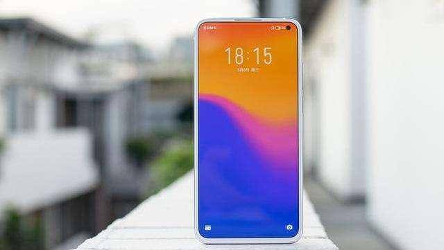 魅族|只做旗舰的魅族有点难！魅族17“妥协”减300，还被指无诚意