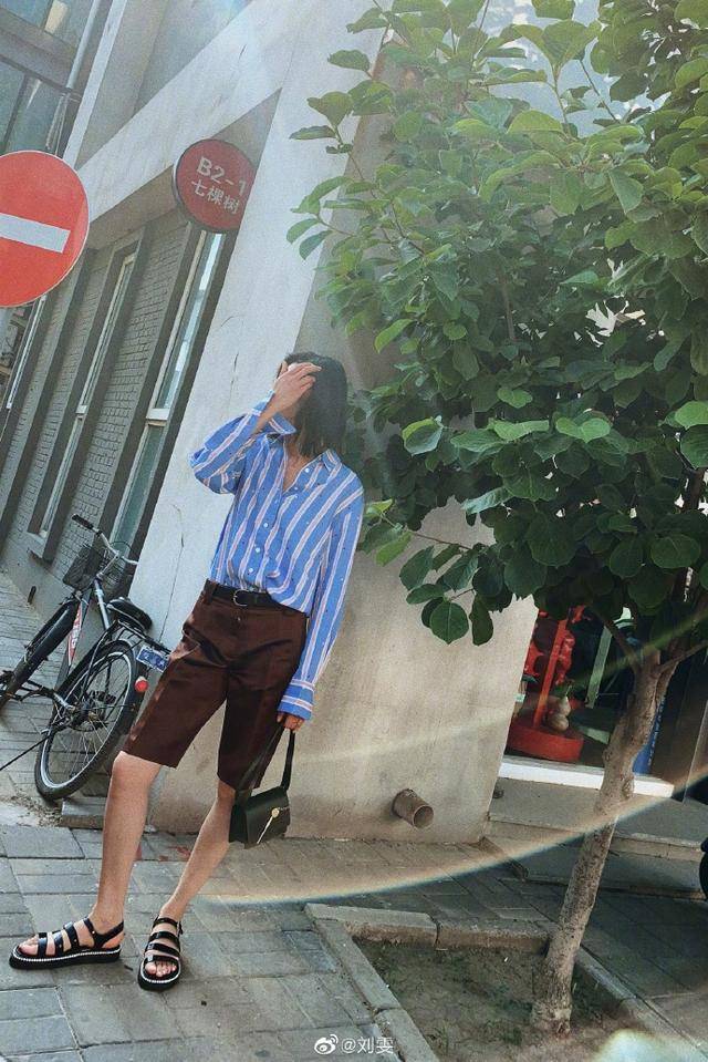 凉鞋|“丑”凉鞋大翻身，刘雯都不离脚，原来你这么好看