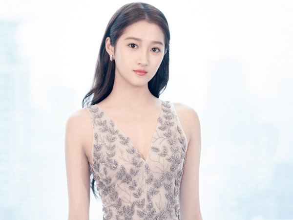 仙女|本以为关晓彤只适合做仙女，当她穿上黑暗系服装，才知道她有多百变