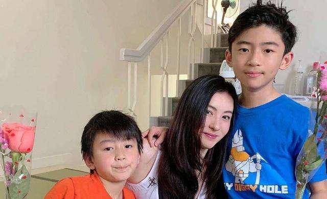 张柏芝为13岁大儿子庆生，Lucas身高已过1米7，冷酷模样像谢霆锋