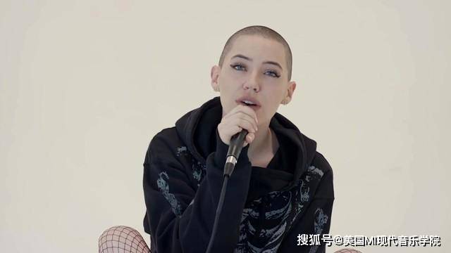 传奇校友|《river》原唱女歌手——bishop briggs