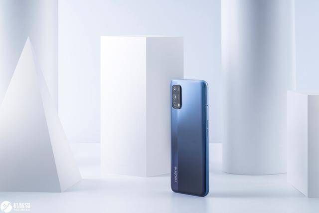 测评盘点|realme真我V5抢先体验：给竞争对手们打了个样