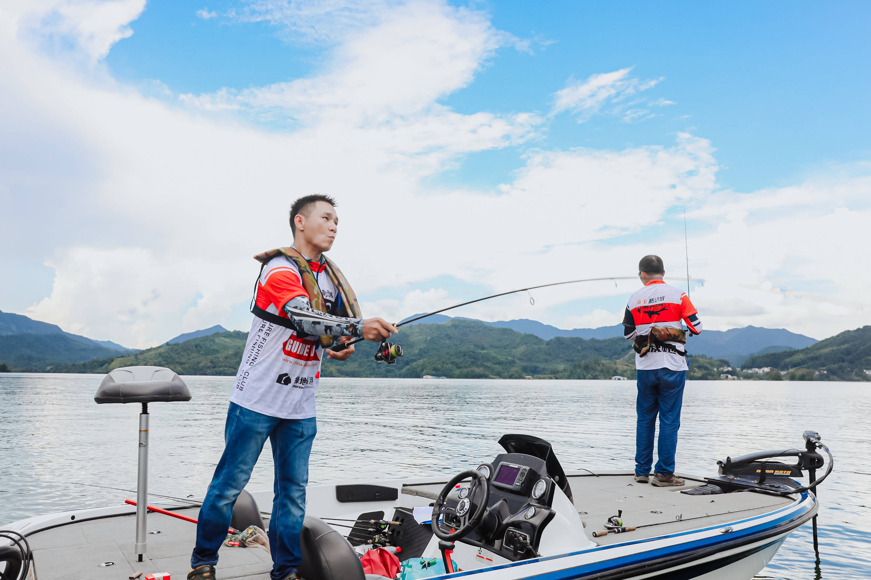 长城炮路亚国际锦标赛 首日比赛抛竿黄山太平湖