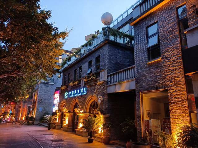 测评盘点|realme真我V5抢先体验：给竞争对手们打了个样