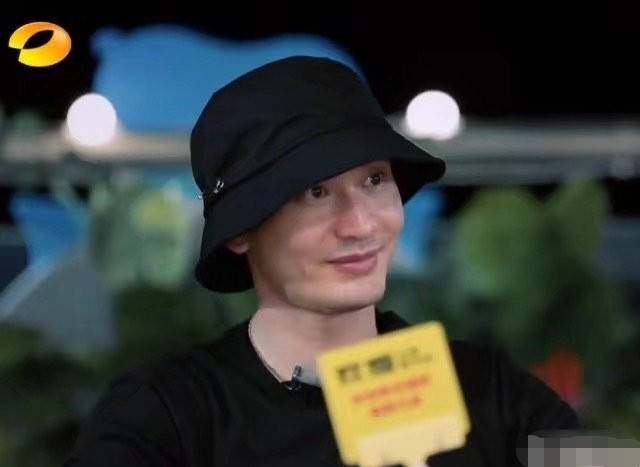 再现高情商！被问王一博是否请过客，赵丽颖圆