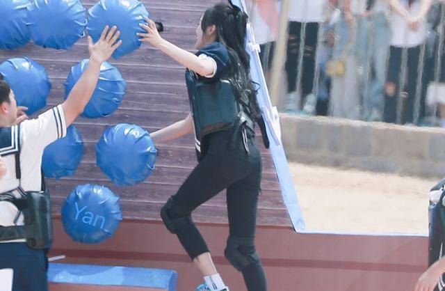 欧阳娜娜身材比例是多少 b59772f7329c4db1ab5823de703a7c6b.jpeg