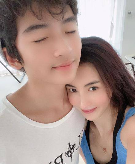 张柏芝为13岁大儿子庆生，Lucas身高已过1米7，冷酷模样像谢霆锋