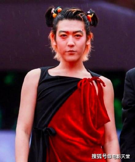 身材|姜思达迷惑大赏，造型大胆身材却跟不上，想穿裙子先减减肥吧！