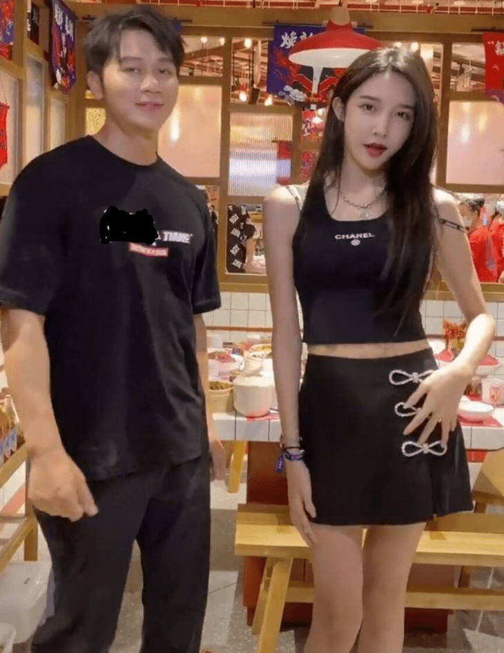 Abbily|女网红和李晨合拍视频,服装搭配像情侣,网友:“比范冰冰般配”