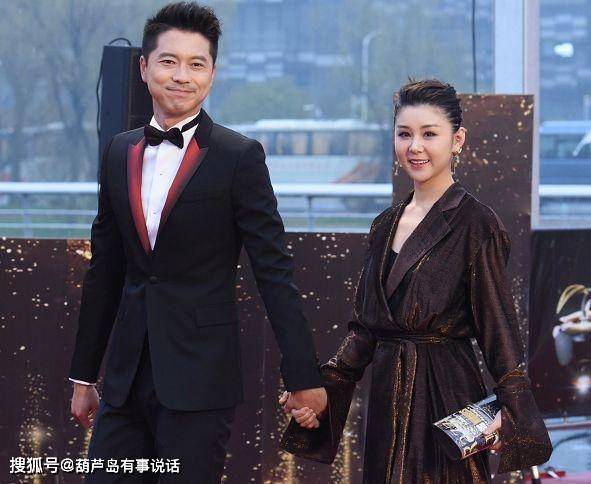 初吻|她出道19年不接吻戏,初吻献给苦追7年的老公,今生活令人羡慕