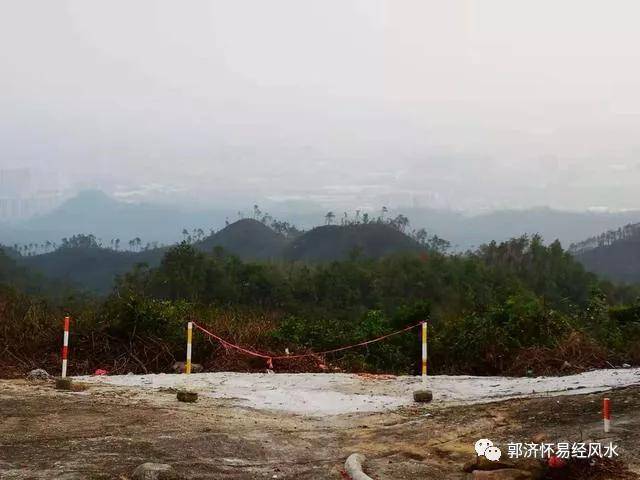 广东十大名墓:开平市梁氏永保公墓眠犬望月_梁金山