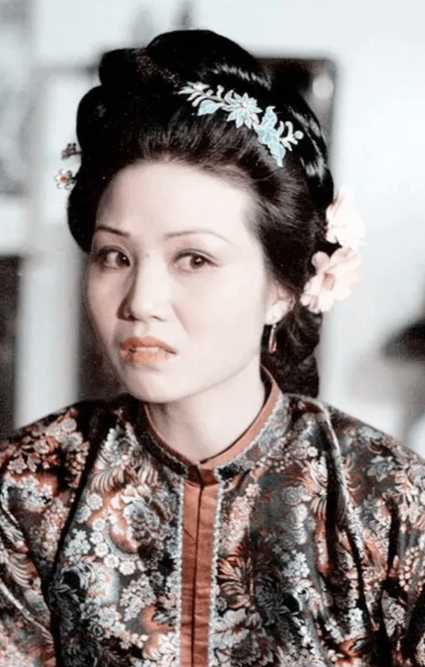 观点评论|自己不肯借衣服，为何甩锅林黛玉？本该是心腹却更像路人