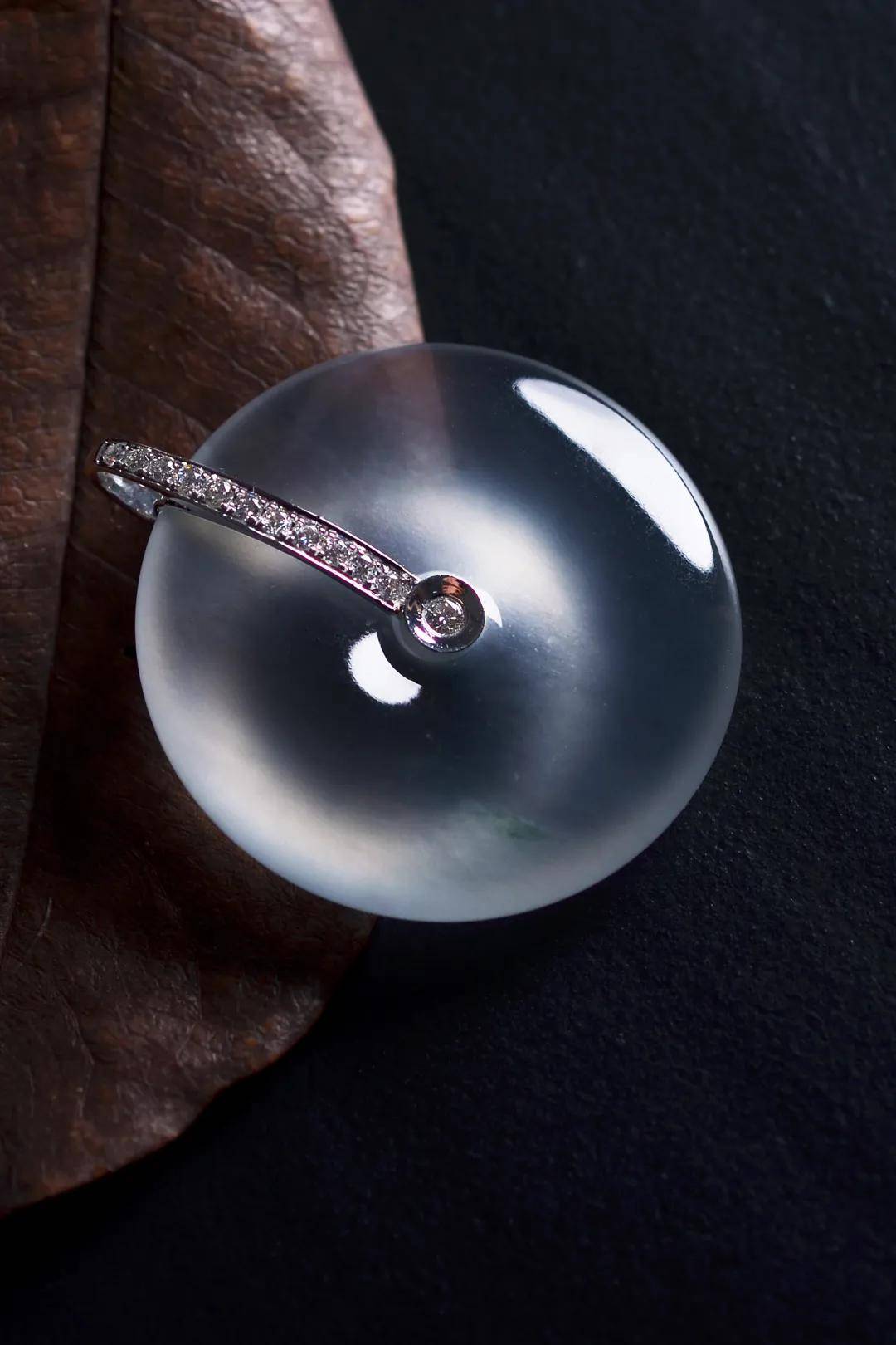 翡翠|裸石 or 镶嵌谁才是你的最爱？别着急，看完再下结论~