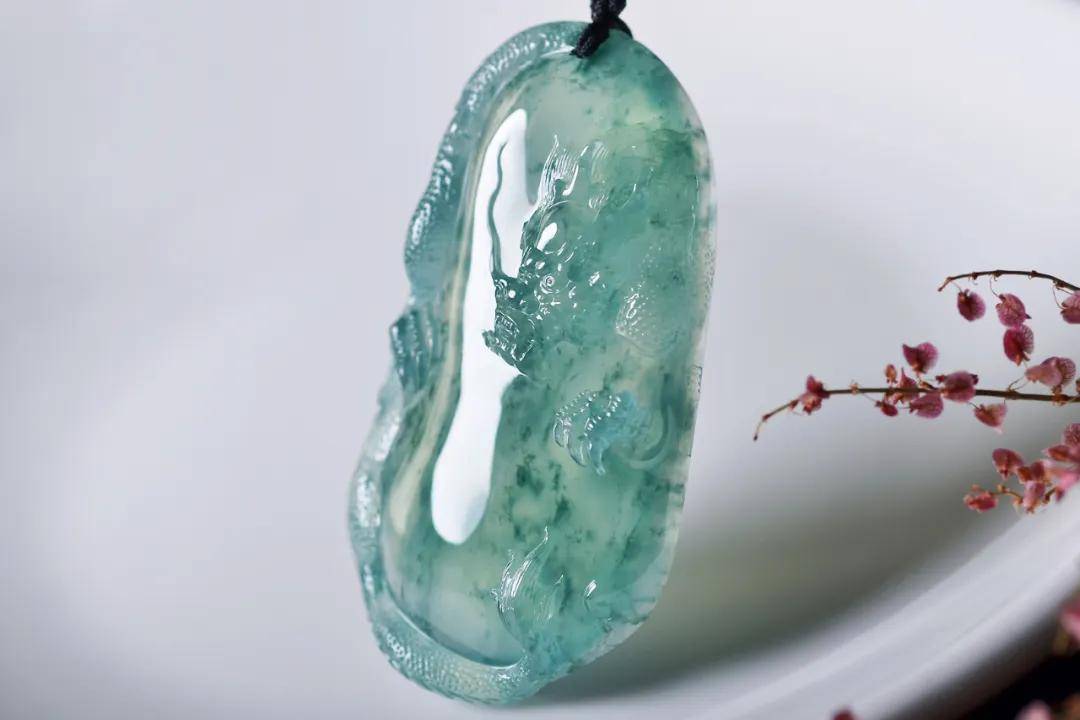 翡翠|裸石 or 镶嵌谁才是你的最爱？别着急，看完再下结论~