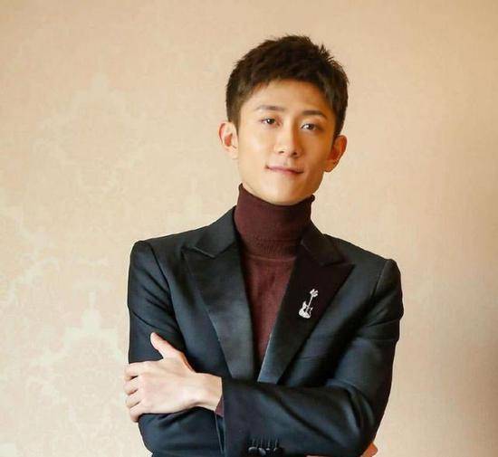 心虚了？张一山被骂劈腿后 频繁上线却不敢吭声