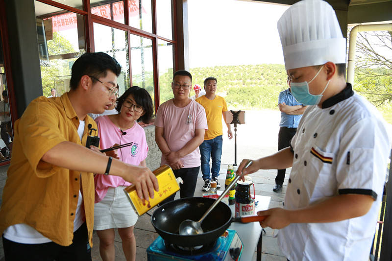 直播|“芒果扶贫云超市”走进攸县：直播带货，助力脱贫攻坚