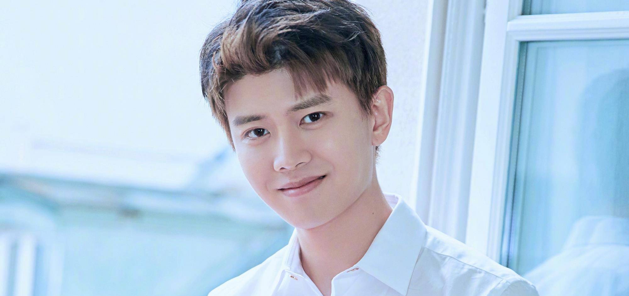 任嘉伦笑起来,就没他跨不过去的坎