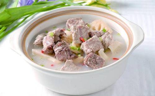 莲藕排骨汤怎么是白色的莲藕 e71e990c29174cf08f046d8556d5c3ae.jpeg