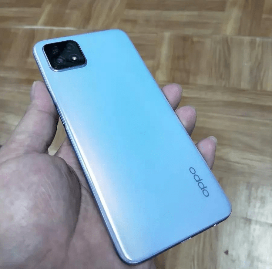 给老妈买了一台oppo a72,感觉比红米荣耀良心!