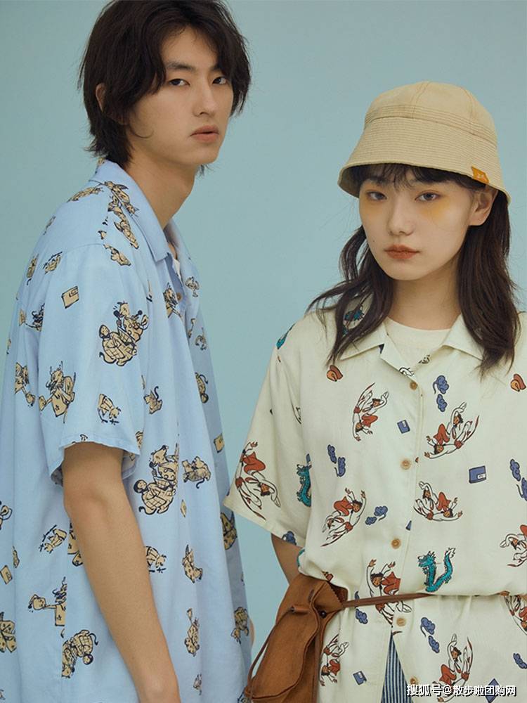 创意|谁说情侣装没有创意？高级复古风穿搭，不好看才怪~