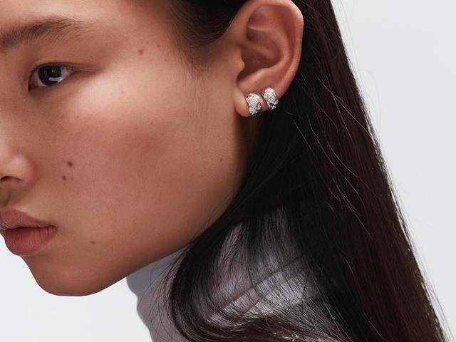 耳环|女人只要三副首饰就够了，行家才懂的可转换式珠宝混搭佩戴攻略