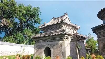 墓园|扭成的人性第三副面孔——记京西田义墓