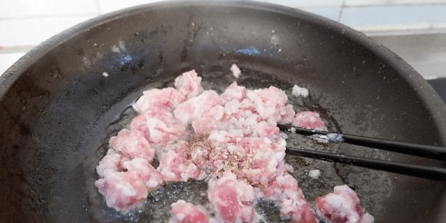 炒什么菜放胡椒粉和花椒粉 e2417289e24a4788a2bc735ec2a32bc9.png