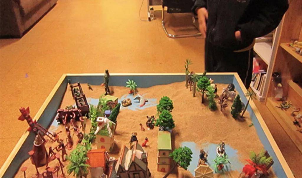 消息资讯|逾20名男学生被同一教师性侵！全面的性教育不应该区分性别