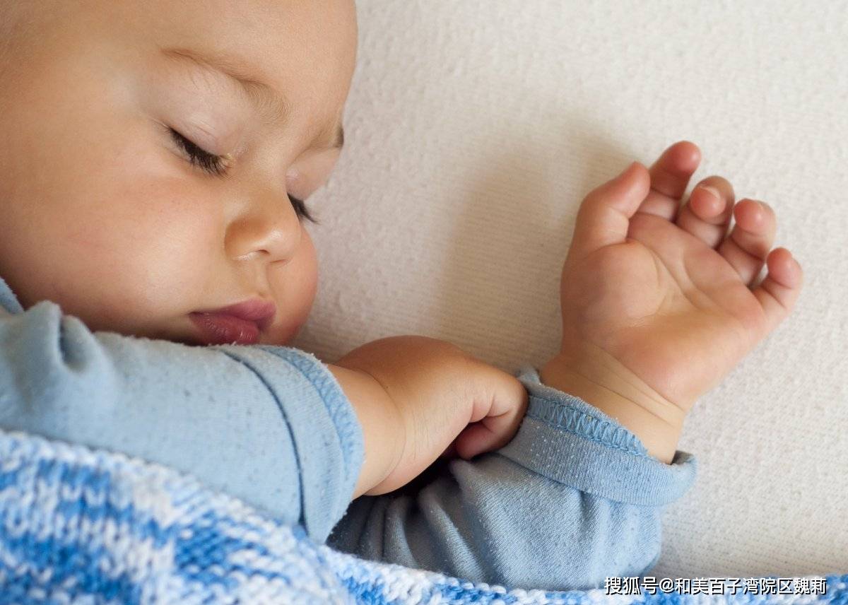 睡眠|轻松度新手爸妈磨合期了解新生儿的护理规则