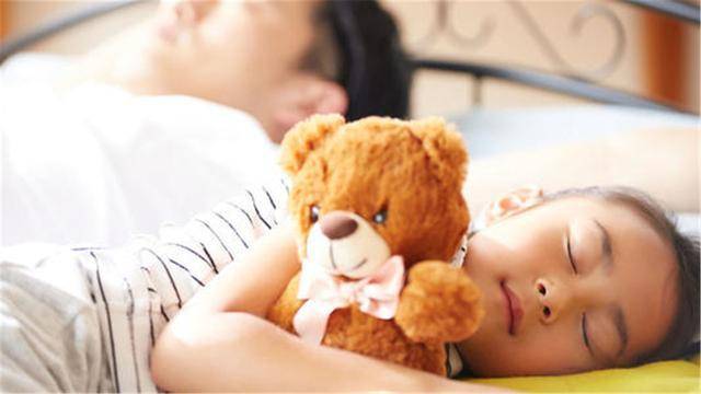 隐患|难长个只是其一,做好三点孩子自然早睡孩子晚睡暗藏五大隐患