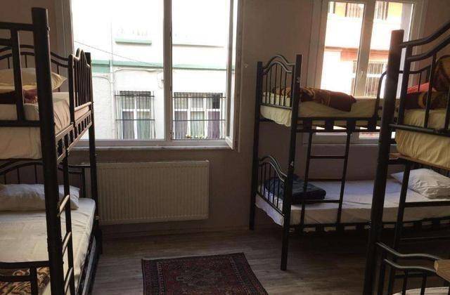 宿舍人晚上不睡觉 e3cd63016c76495cab4fe47bf73d910c.jpeg