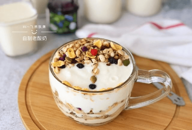 
很是经典的老酸奶 口感醇厚 做法超级简朴 一看就会！：亚搏体育app官网入口(图1)