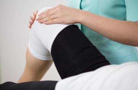 如何有效缓解膝关节痛,送你3个方法,关节炎患者快收下