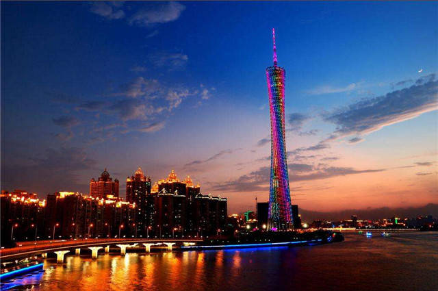 广州都市地标建筑,夜晚更加闪耀夺人,还有“空中花园”美称-搜狐大视野-搜狐新闻