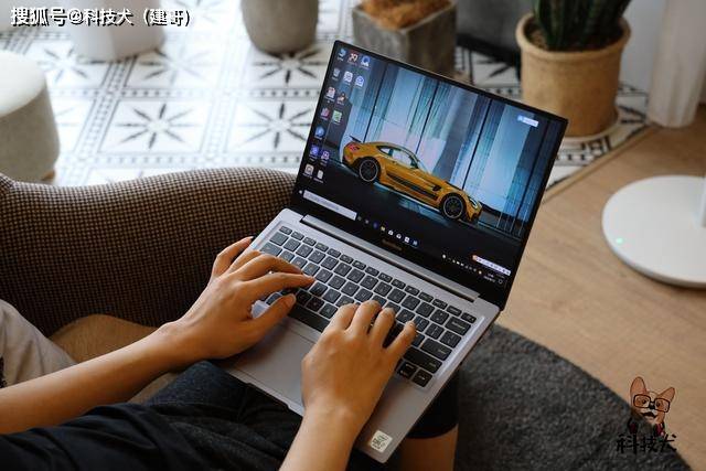 观点评论|轻薄笔记本如何选择？RedmiBook Air 13 对比 苹果MacBook Air