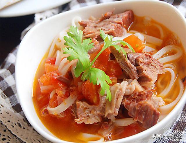 番茄洋葱牛腩做法 da4d11910cbe417fbb81c73c6555d45b.jpeg