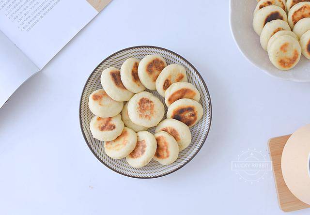 怎么做山药饼又软又香 b0f4b80c81d24516b0f2540ada8e47bc.jpeg