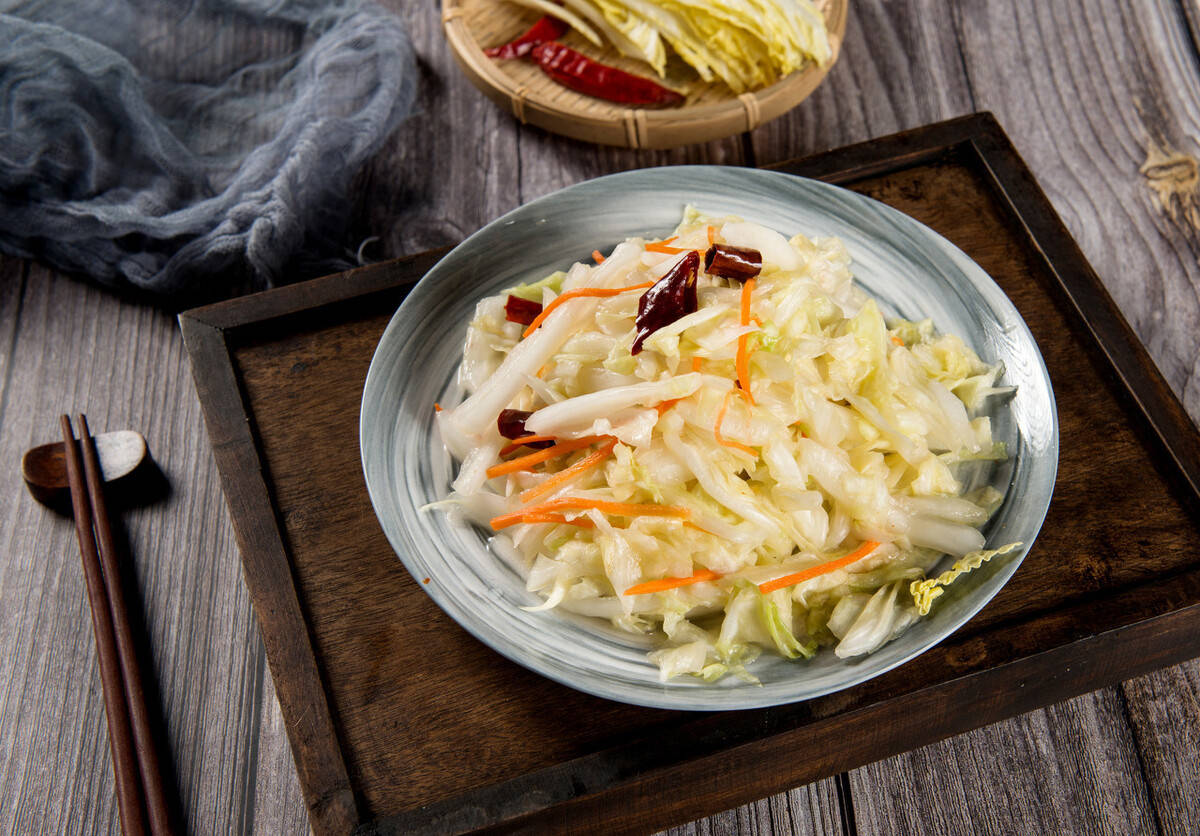 酸辣白菜怎样做最好吃 e4fe47e0c201466493717ccbf9473bfe.jpeg